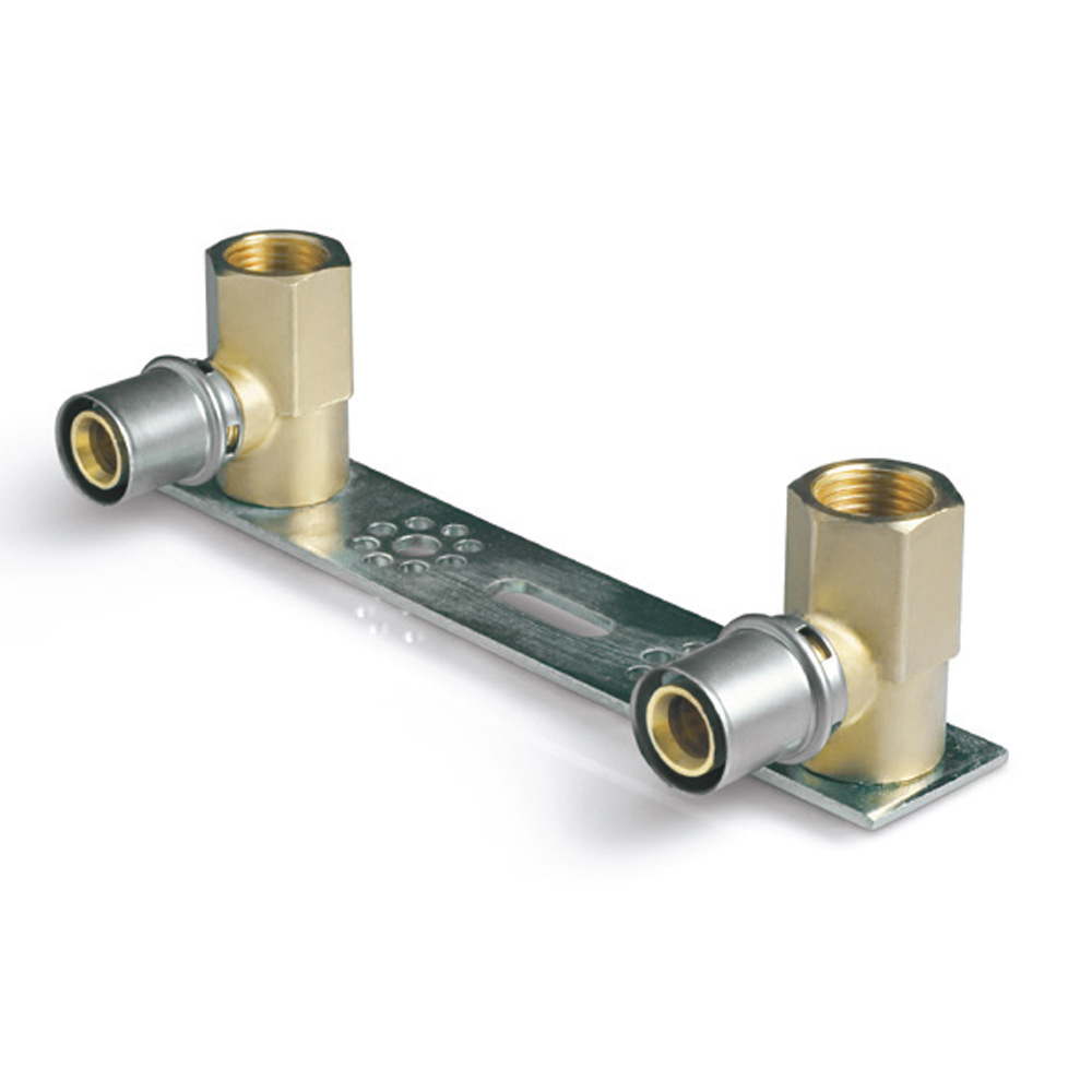 Raccordo con staffa a muro (singolo o doppio) (0)