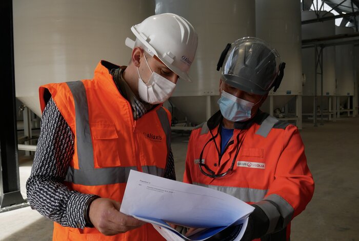 Tecnici SITREM al laovor sul progetto di revamping di uno dei siti Francesi